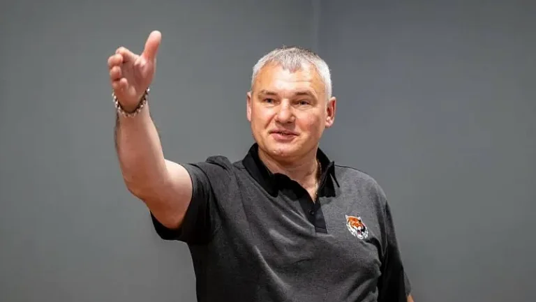 Тренер «Амура» Александр Гальченюк рассказал о важности дисциплины в команде