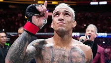 Оливейра и Топурия подогрели интерес к бою за титул UFC