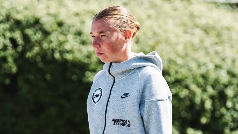 «Брайтон энд Хоув Альбион» подписал контракт с Мелиной Лок 