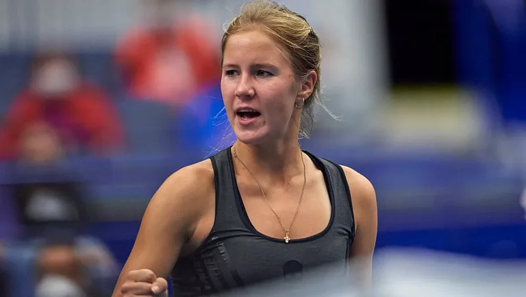 Захарова уверенно обыграла Сибахару и вышла во 2-й круг турнира в Цзюцзяне