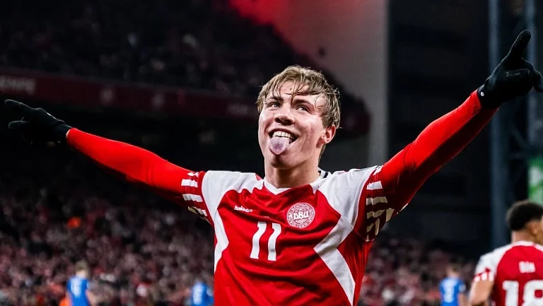 Расмус Хёйлунн сыграет за «Наполи» против брата в Лиге чемпионов 