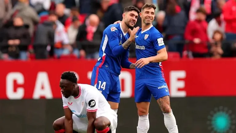 «Атлетику» не хватает центральных защитников