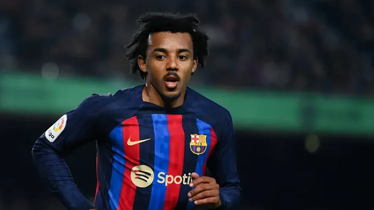 Кунде показал очки с ИИ на пресс-конференции