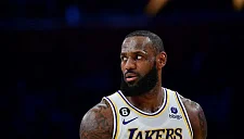 Что происходит с Леброном? Две победы в 13 матчах плей-офф