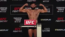 Царукян и Хукер прошли взвешивание перед титульным боем в Катаре