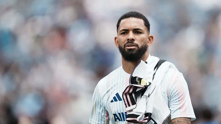 Дуглас Луис скорее всего вернется в Англию