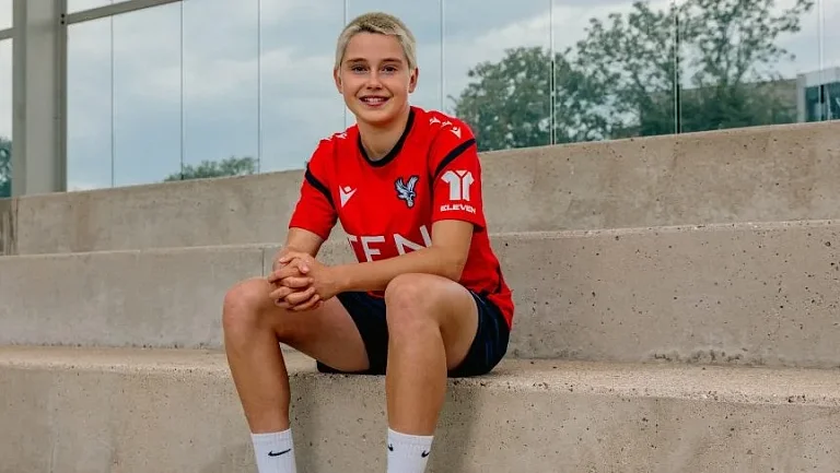 «Кристал Пэлас» подписал контракт с Лолой Браун