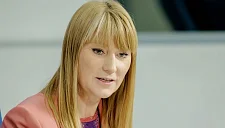 Журова не поддерживает продажу пива на стадионах без гарантий безопасности