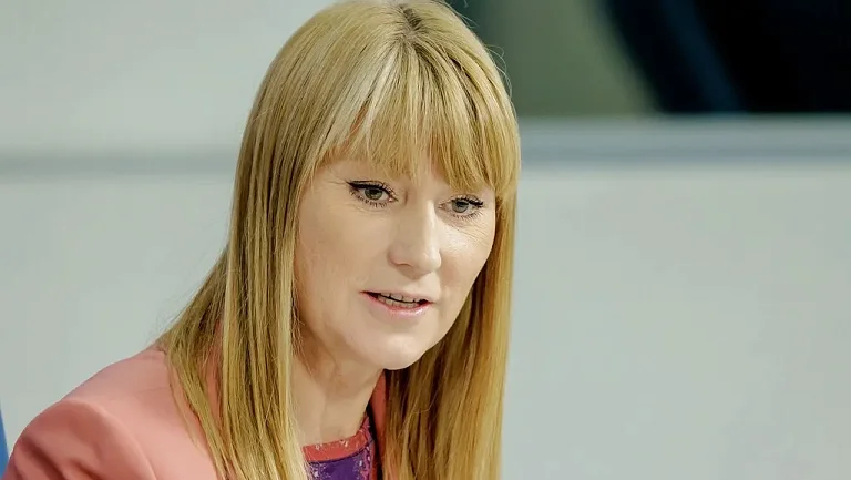 Журова не поддерживает продажу пива на стадионах без гарантий безопасности