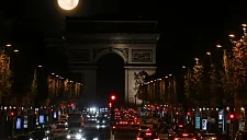 Беспокойство на Елисейских полях из-за риска новых волнений после финала ЛЧ