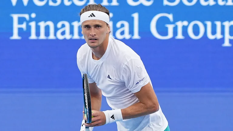 Встреча Зверева и Алькараса прервалась на 11 минут в Цинциннати