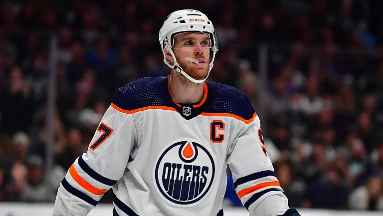 Неопределенность с Макдэвидом тормозит «Ойлерз»