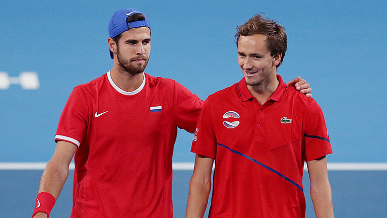 Медведев и Хачанов уступили Бублику и Грикспору на турнире в Санкт-Петербурге