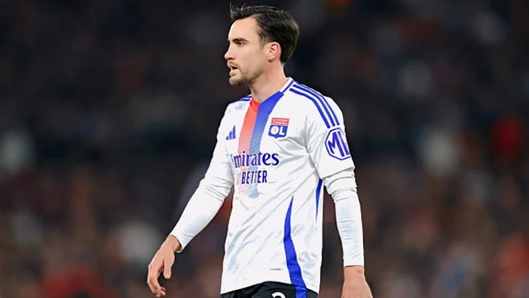 Тальяфико подписал новый контракт с «Лионом»