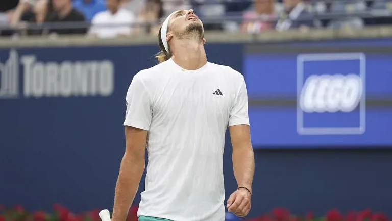 Де Минор победил Зверева на Кубке Лэйвера-2025