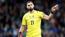 Доннарумма и его агент Энцо Райола направляются в Манчестер