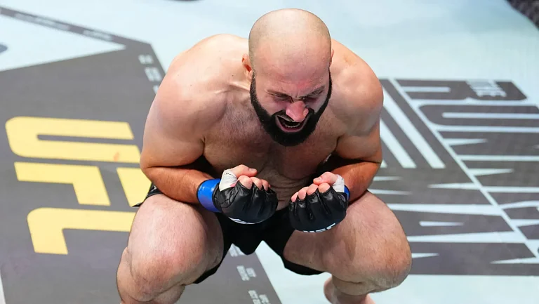 Российский боец Азамат Мурзаканов бросил вызов экс‑чемпиону UFC Иржи Прохазке