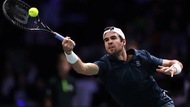 Хачанов сенсационно уступил американцу Ммо во 2-м круге турнира ATP в Гонконге