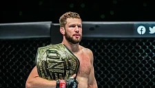 Джо Роган назвал бойца, который может составить конкуренцию Хамзату Чимаеву