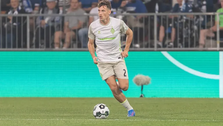 Защитник «Вердера» Оливье Деман получил травму 