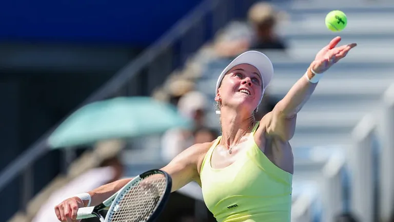 Соболенко победила Самсонову в матче WTA-1000