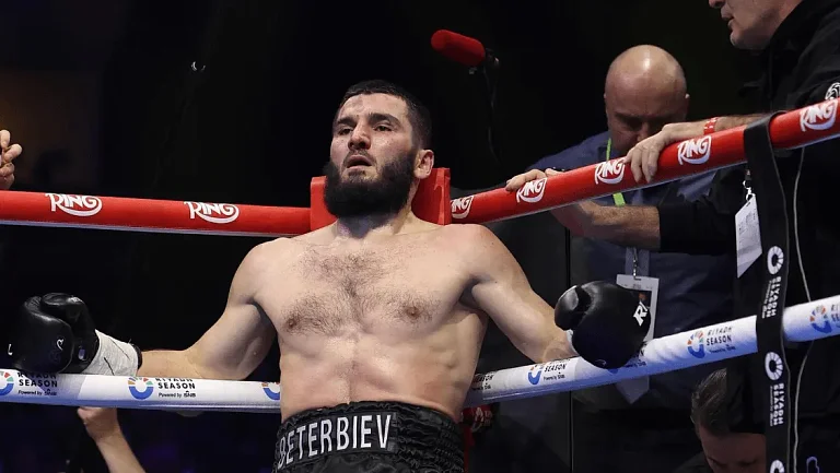 Назван новый соперник Артура Бетербиева