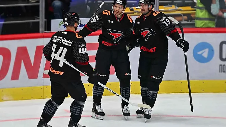 «Авангард» установил антирекорд: 8 удалений подряд в матче с «Нефтехимиком»