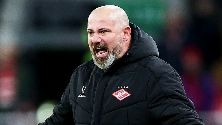 Станкович получил красную карточку в дерби с «Динамо»