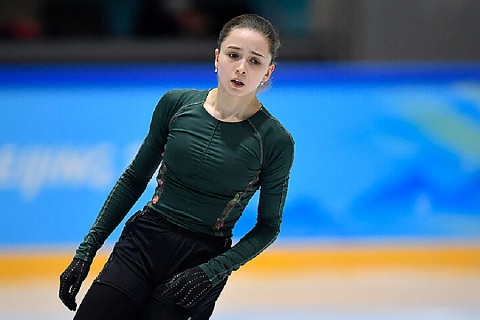 Навка допустила, что Камила Валиева сможет участвовать в ее ледовых шоу