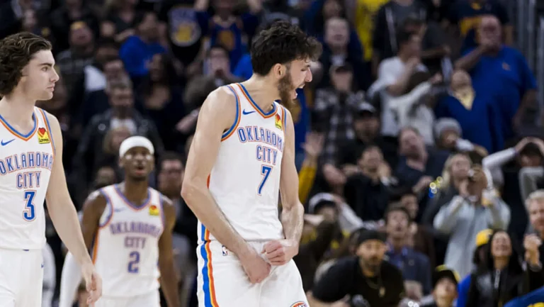 Холмгрен возвращается, вдохновляя «Тандер» на борьбу за чемпионство