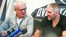 Фетисов высказался об ударе по лицу Овечкину в матче против «Чикаго»