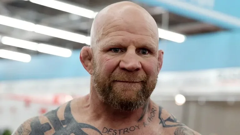 Монсон предложил Волкову помощь в совершенствовании борьбы