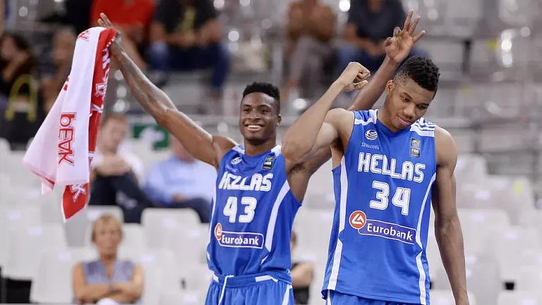 Греция отправляется на Евробаскет с тремя Адетокунбо
