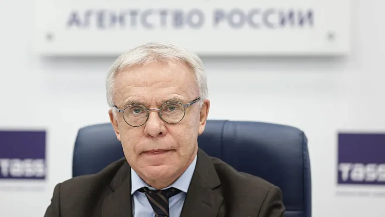 Фетисов — об обмене Панарина: «Лос-Анджелес» хочет выиграть с ним Кубок Стэнли