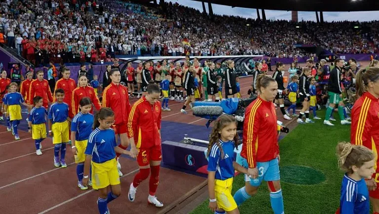 Посещаемость женских футбольных матчей бьет рекорды