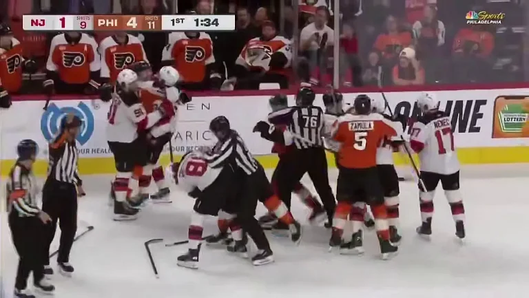 Мичков и Грицюк подрались в игре «Филадельфия» — «Нью-Джерси»