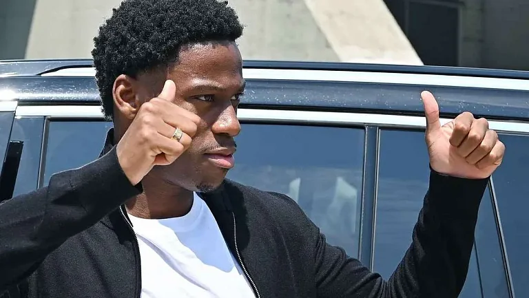 «Ювентус» может перейти на схему с 2-мя нападающими ради Дэвида и Опенды