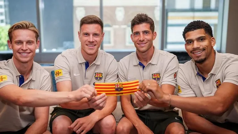 Де Йонг подтвердил капитанство тер Штегена и продление контракта с «Барселоной»