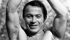 Умер олимпийский чемпион по тяжелой атлетике Мухарбий Киржинов