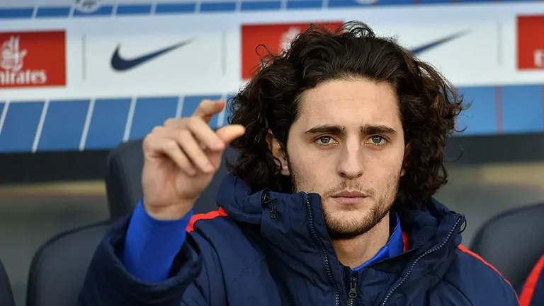 «Сан-Сиро» ждёт Рабьо: хавбек выбрал «Милан» вместо «Астон Вилла»