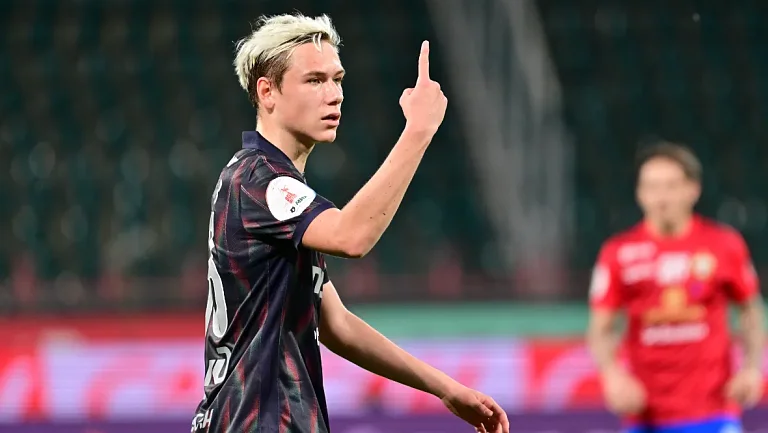 Батраков хочет рассказать, сколько денег в месяц тратит на себя