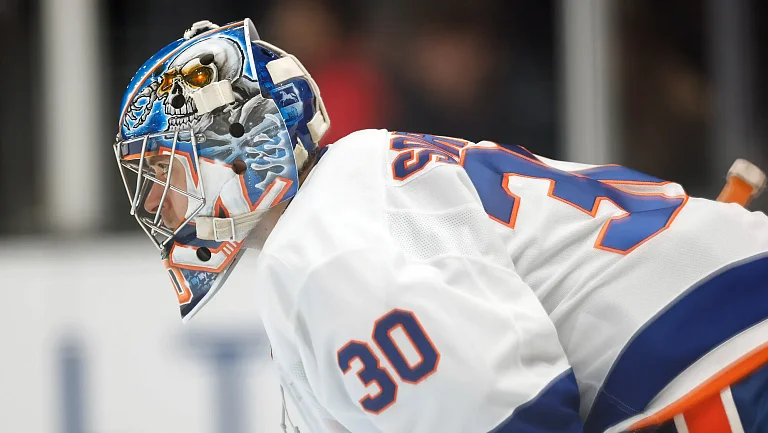 Сорокин отбил 30 шайб и помог «Айлендерс» всухую победить «Рейнджерс»