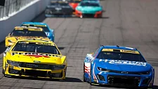 Райан Блэни потерял позицию после контакта с Кайлом Ларсоном в NASCAR Cup