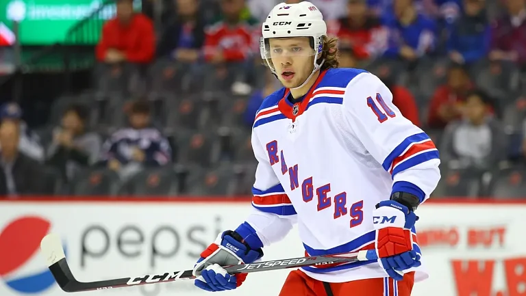 Инсайдер рассказал, какие клубы НХЛ боролись за россиянина Панарина