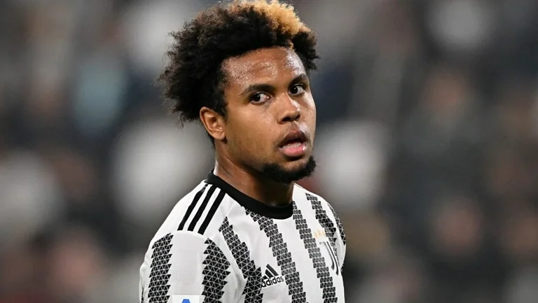 Маккенни и Кэмпбелл обменялись футболками после матча