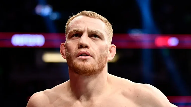 Экс‑чемпион UFC поделился мнением о поединке Махачева и Топурии