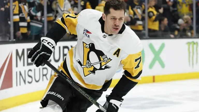 Вратарь «Сибири» похвалил лидеров «Питтсбург Пингвинз» Малкина и Кросби