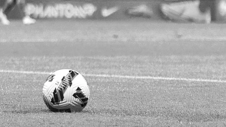 Умер легендарный нападающий, который «умел летать»