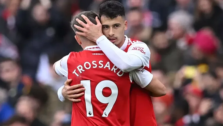 Парлор: «Арсеналу следует отпустить Троссарда или Мартинелли ради Эзе»