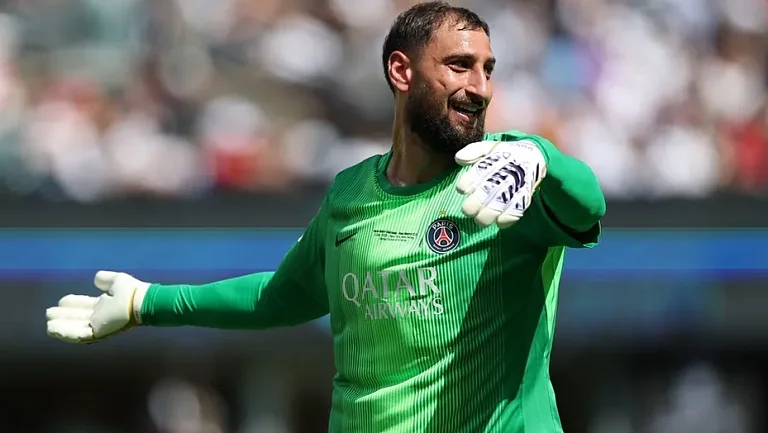 «Манчестер Сити» может подписать Доннарумму после ухода Эдерсона